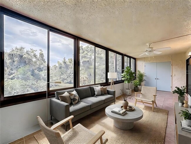 Building Photo - 434 Palm Tree Dr