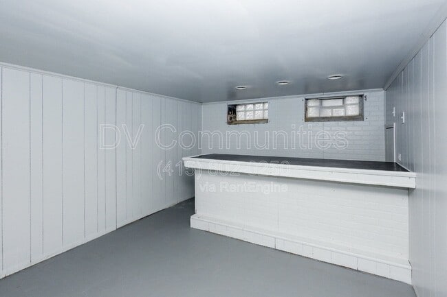 Building Photo - 492 E 327th St