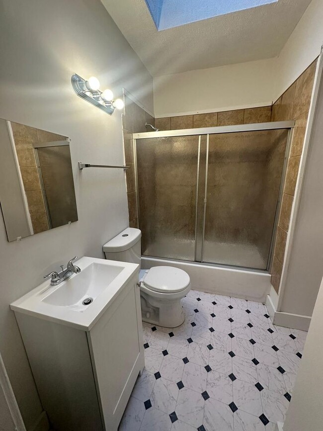 Building Photo - 2761 Baker St