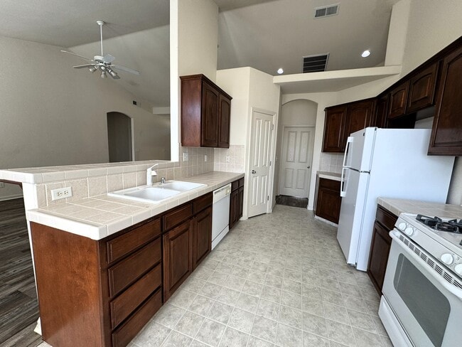 Building Photo - 10824 N Bunker Hill Dr