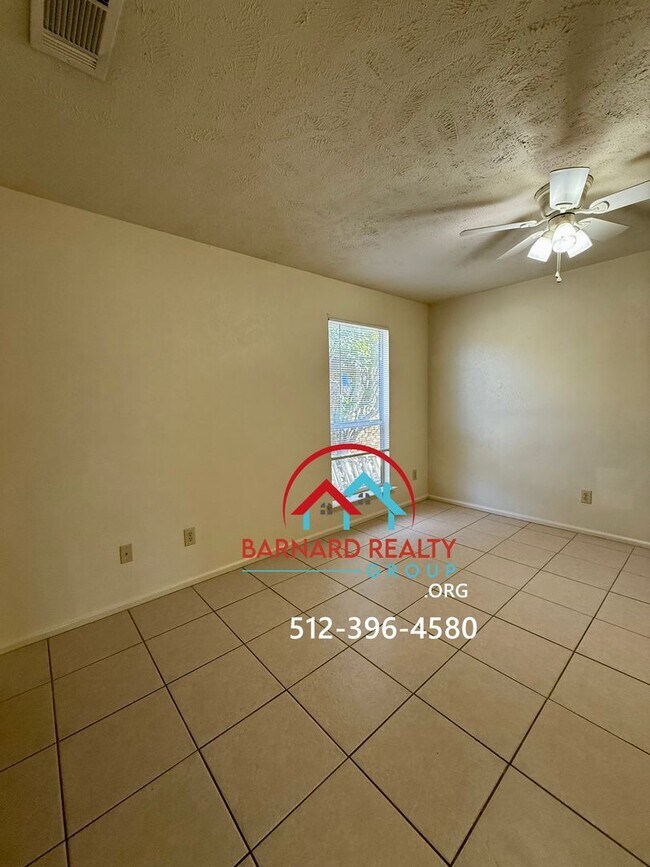 Building Photo - Available Now: 3 Bedroom, 2 Bath Stand Alone Home