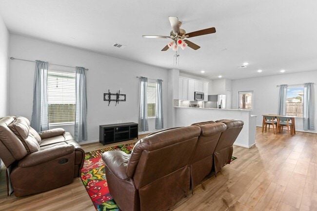 Building Photo - 216 Blue Hibiscus Dr