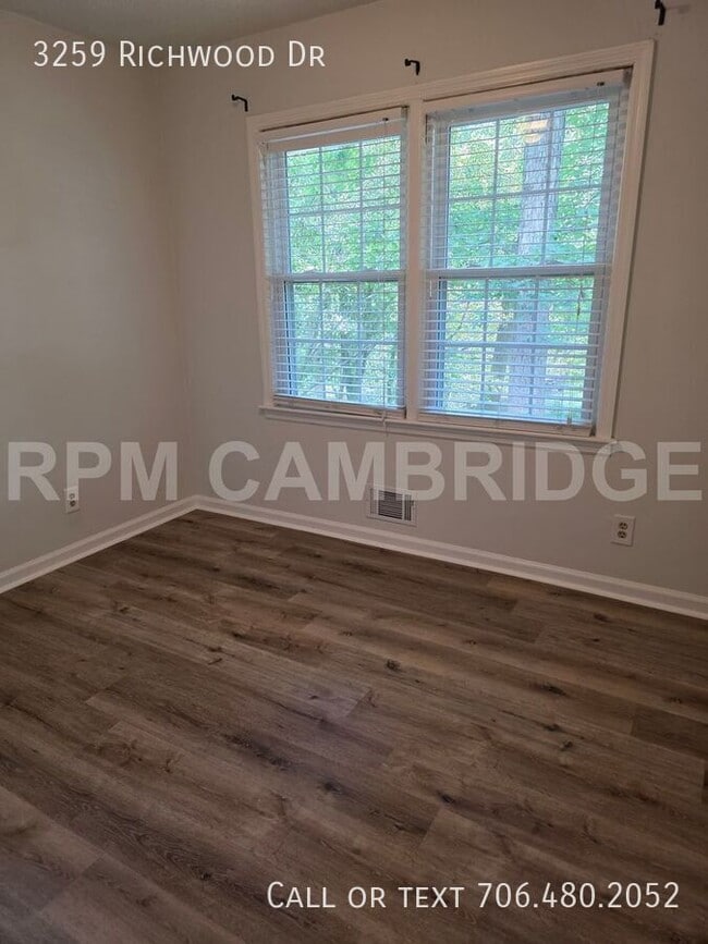 Building Photo - 3259 Richwood Dr NW