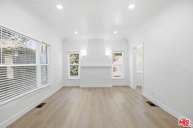 Building Photo - 1536 Lemoyne St