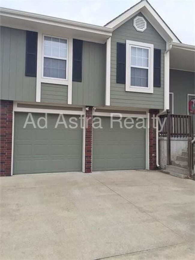 Building Photo - Platte City 2 Bedroom Duplex-Coming SOON!!