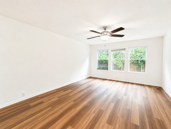 Building Photo - AVAILABLE NOW!; APPLY TODAY AT OUR WEBSITE!!