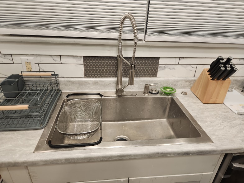 Building Photo - 966 S 18th St