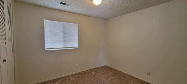 Building Photo - Cottonwood Country Living Near Schools