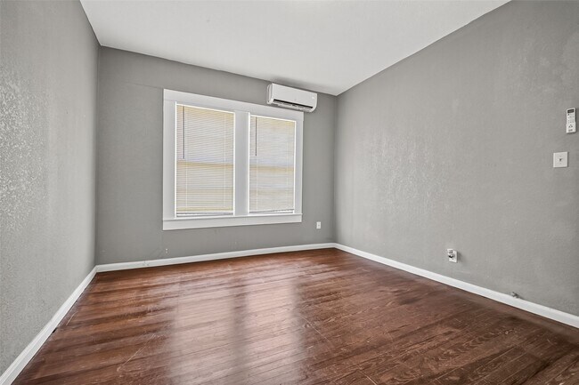 Building Photo - 3010 Garrow St