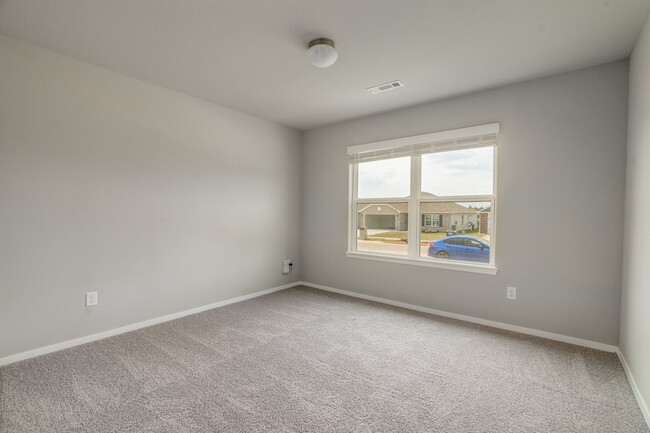 Building Photo - 529 Woodcreek Lp