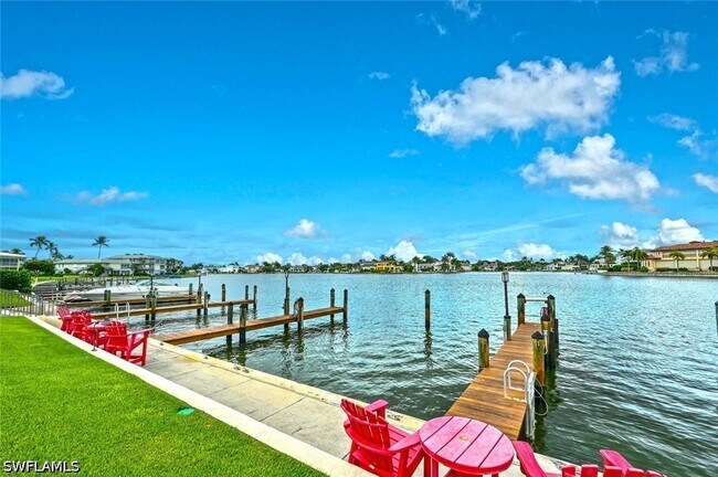 Building Photo - 3200 Gulf Shore Blvd N