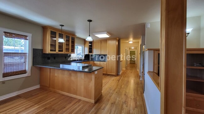 Building Photo - *OPEN HOUSE 6/29* Spacious 4 BD | 3 BA Hom...