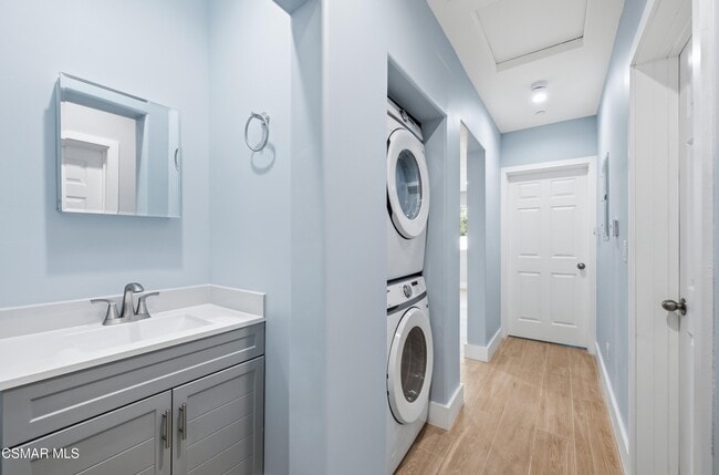 Building Photo - 13100 Filmore St