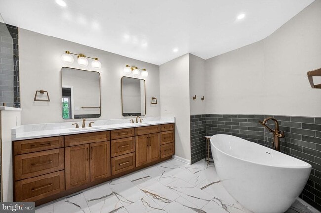 Building Photo - 8016 Quarry Ridge Way