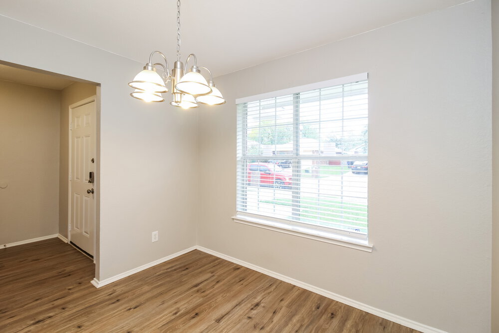 Building Photo - 1201 Paco Trail