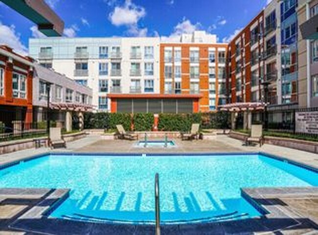 Primary Photo - View Gaslamp 1 bedroom Condo with Parking,...