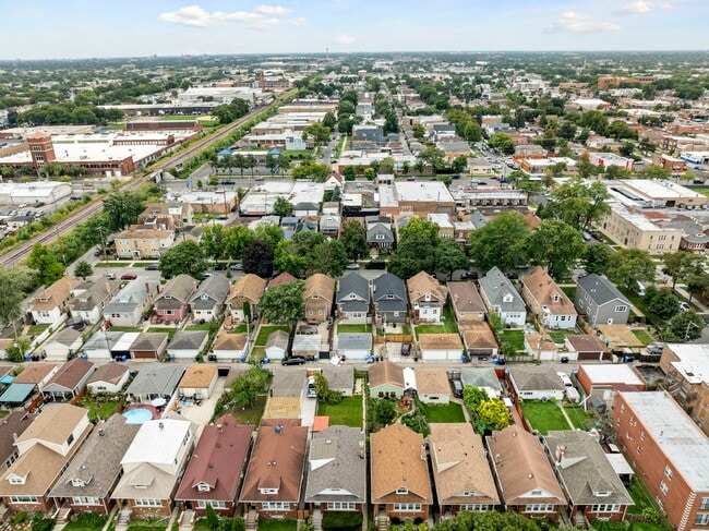Building Photo - 4630 W Montana St
