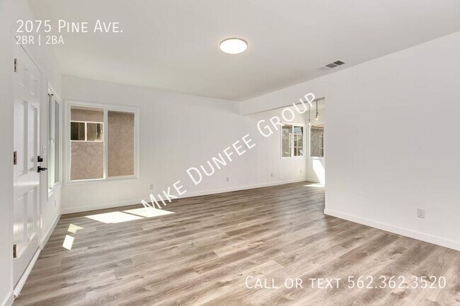 Building Photo - 2075 Pine Ave