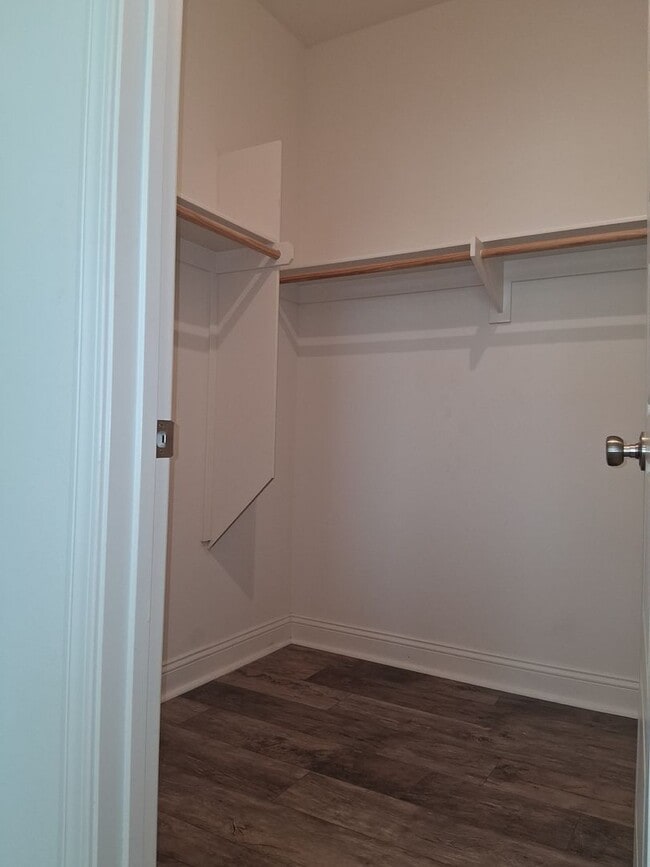 Building Photo - East end Ventura  5 Bed 5 Bath