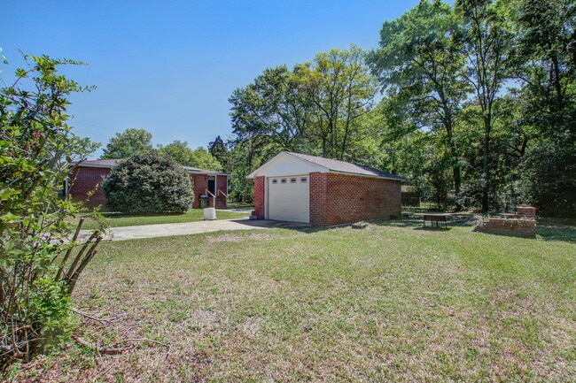 Building Photo - 200 State Rd S-8-384