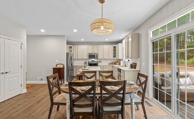 Building Photo - 207 Barbary Coast Dr