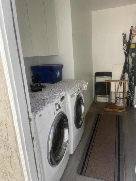 Building Photo - 18427 Delano St