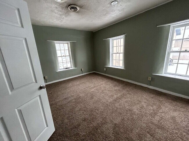 Building Photo - 3 Bedroom Apartment in Piffard – Available in September (TBD date)