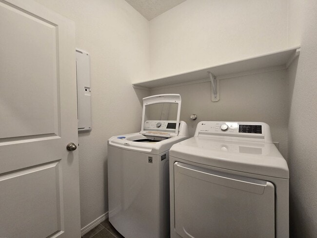 Building Photo - 5308 Camino del Griego