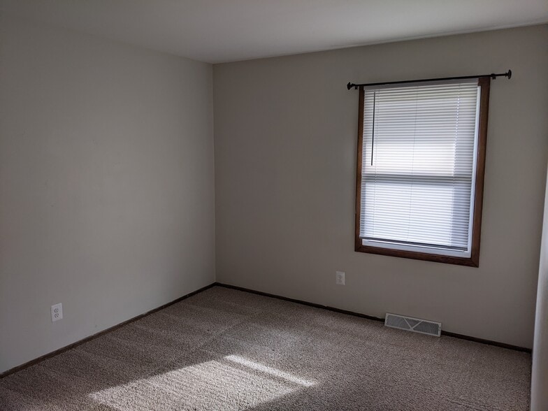 Bedroom 2 - 314 Hartridge Dr