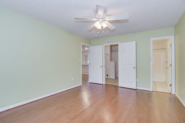 Building Photo - End Unit Townhouse