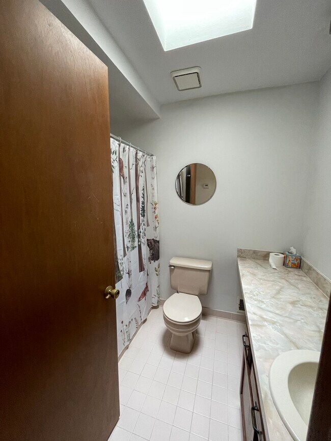 Building Photo - 473 Fairwood Dr