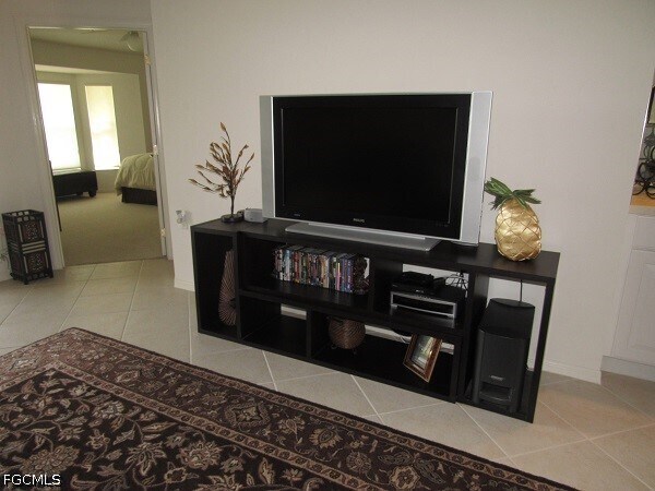 Building Photo - 10537 Washingtonia Palm Way