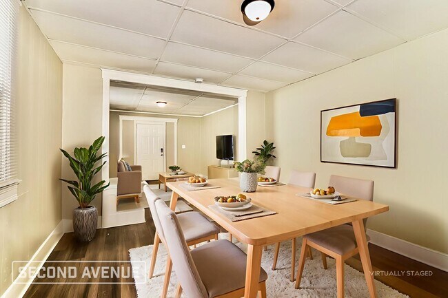 Building Photo - 2114 Greenwood Ave