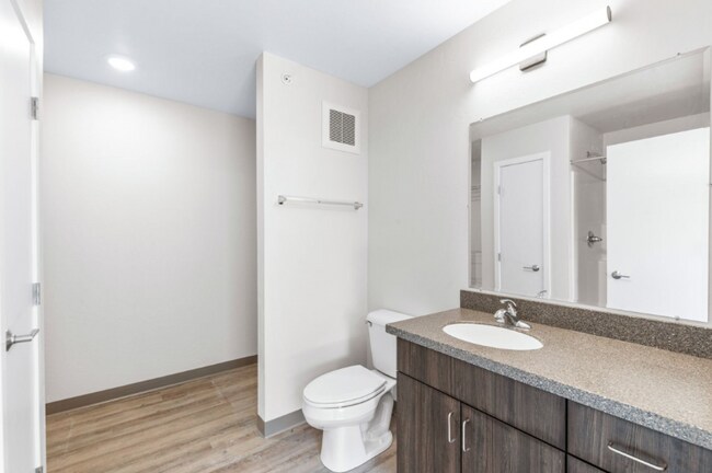 Building Photo - 352 Deschane Ave