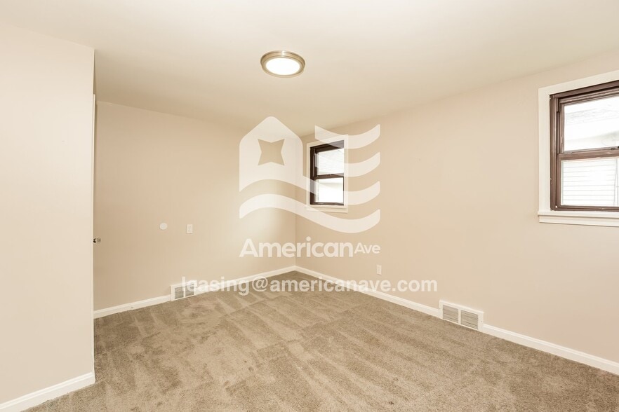 Building Photo - 3802 Vernon Ave NW