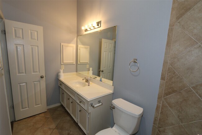 Building Photo - 11031 Anilu Dr