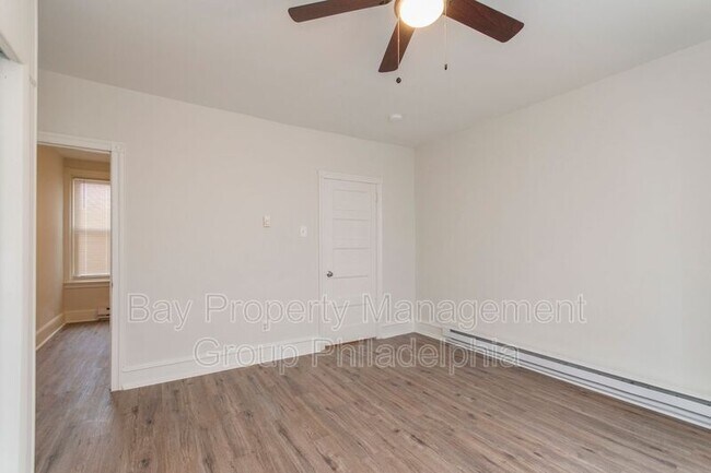 Building Photo - 725 W Luzerne St
