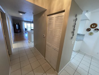 Building Photo - Sought-after Oleander condo available for ...