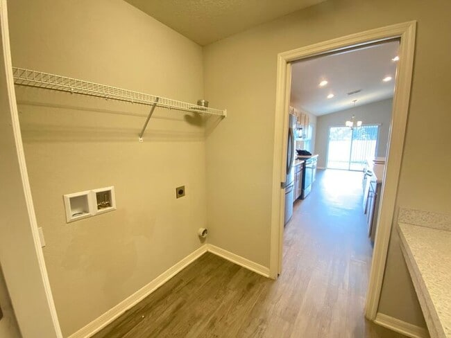 Building Photo - 188 Foxtail Loop