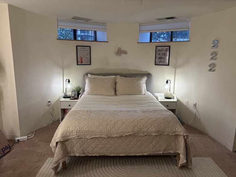 Building Photo - 87 Gainsborough St