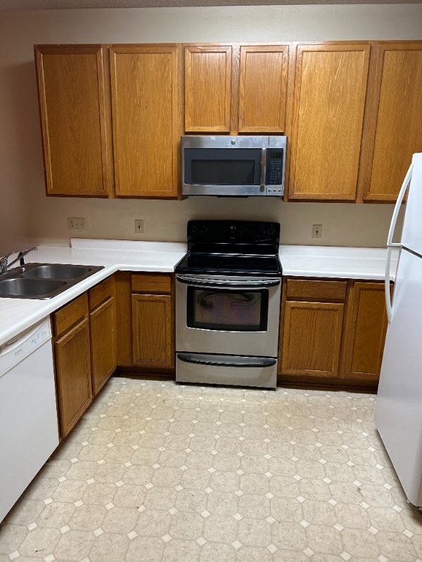 Building Photo - 665 Woodduck Dr