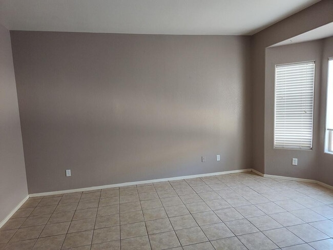 Building Photo - 44098 Granite Dr