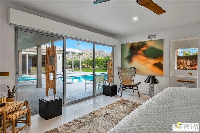 Building Photo - 605 E Sierra Way