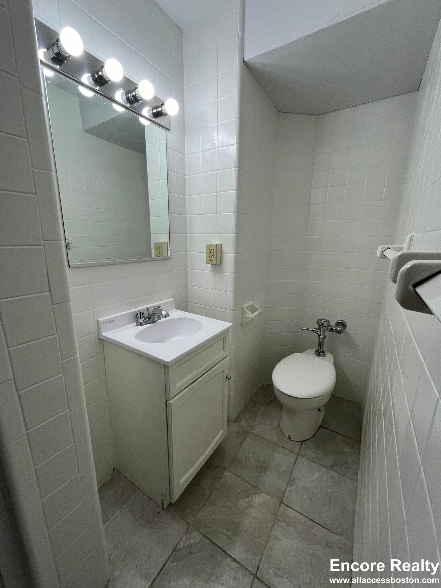 Building Photo - 62 Boylston St