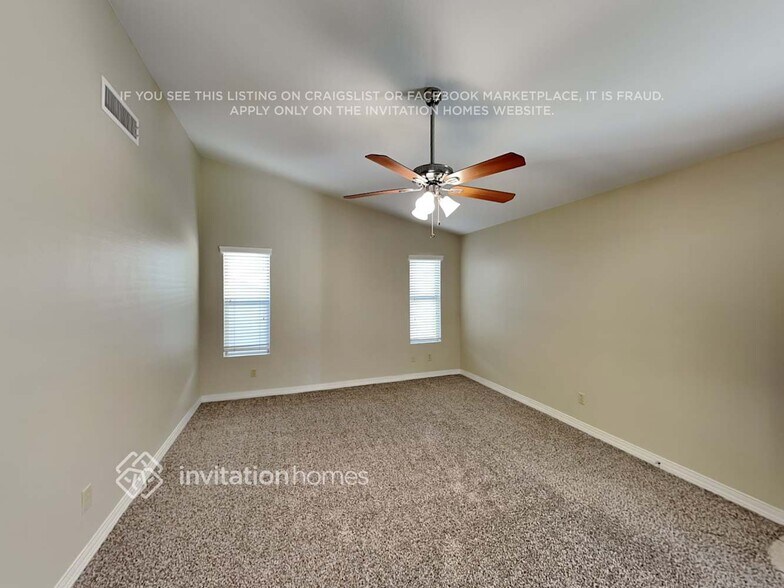 Building Photo - 4319 E Princeton Ave