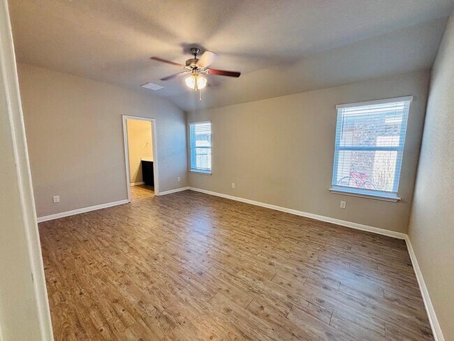 Building Photo - 1320 Walden Pond Dr