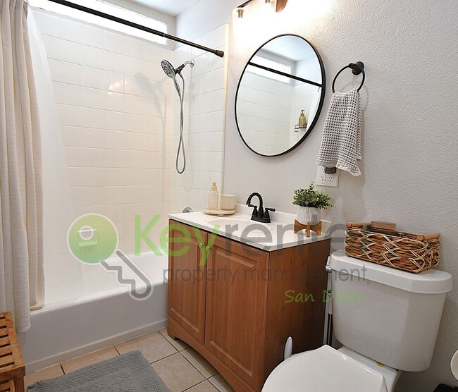 Building Photo - Traditional Duplex in Lemon Grove | Minutes from CA-94 FWY Acces