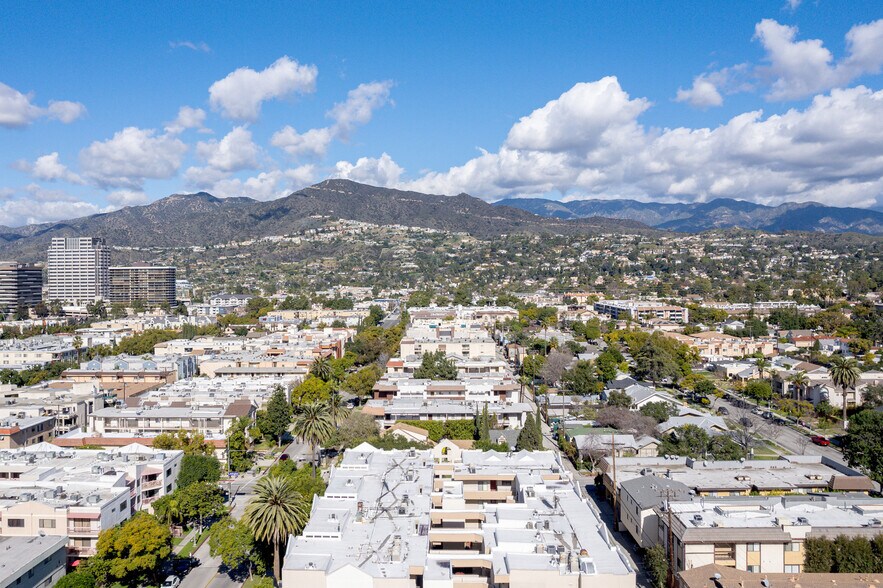 Building Photo - 310 N Jackson St