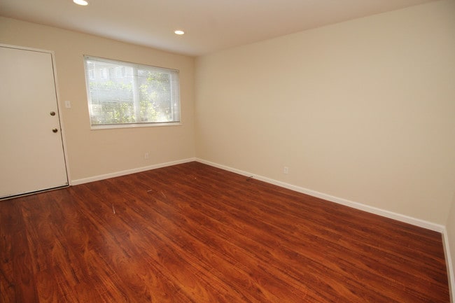 Marin Royal Apartments Corte Madera Ca Apartment Finder Building Photo Marin Royal Apartments