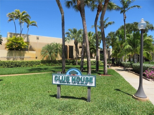 Building Photo - 8025 SW 107th Ave